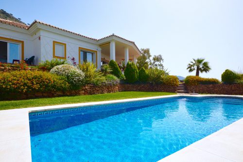 À quel moment de l’année faire construire sa piscine ?